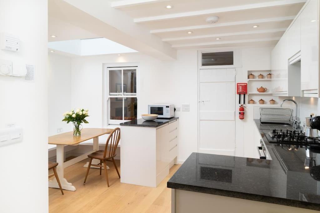 Beautiful And Contemporary Cornish Townhouse In Penzance Exterior foto